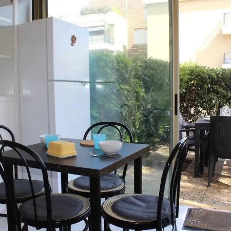 En Rdj Avec Jardin, A 3m, Clim Et Parking, - Fr-1-252a-74