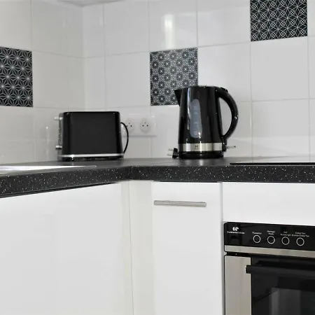 En Rdj Avec Jardin, à 3m, Clim Et Parking, - Fr-1-252a-74 * Villeneuve-Loubet