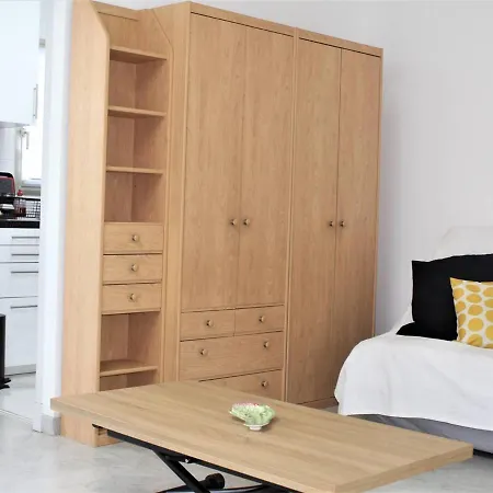 Daire En Rdj Avec Jardin, A 3m, Clim Et Parking, - Fr-1-252a-74 Villeneuve-Loubet