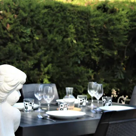 En Rdj Avec Jardin, A 3m, Clim Et Parking, - Fr-1-252a-74 Villeneuve-Loubet