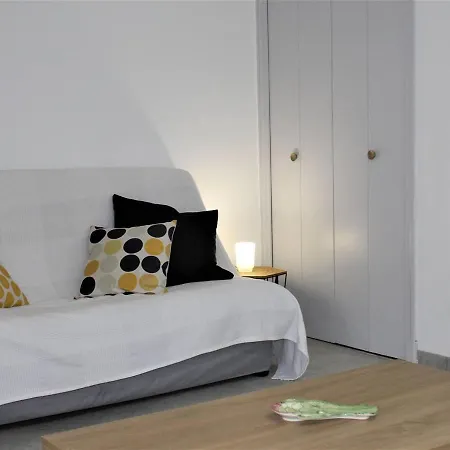 En Rdj Avec Jardin, A 3m, Clim Et Parking, - Fr-1-252a-74 Apartment Villeneuve-Loubet