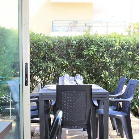 En Rdj Avec Jardin, A 3m, Clim Et Parking, - Fr-1-252a-74